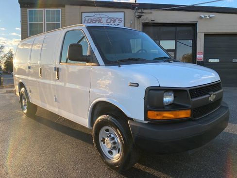 Used 2012 Chevrolet Express 2500 RWD image 1