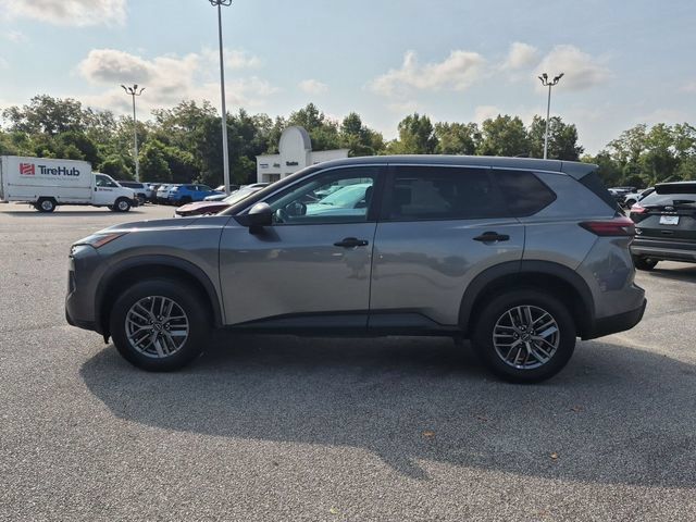 Used 2024 Nissan Rogue S AWD/4WD image 6