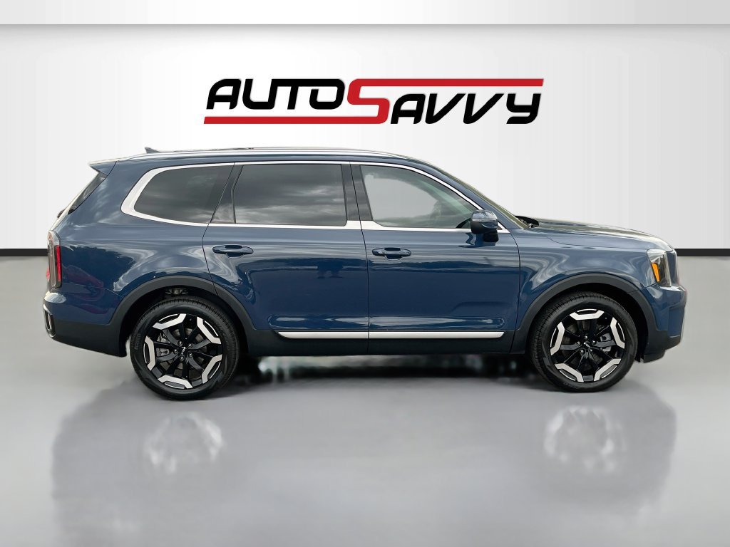 Used 2025 Kia Telluride EX w/ EX Captain's Chair Package AWD/4WD image 8