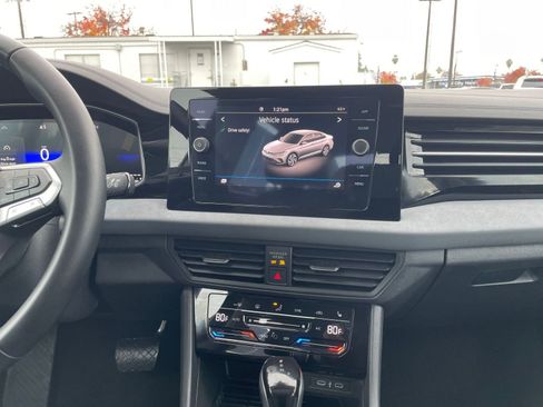 Used 2025 Volkswagen Jetta SE image 18