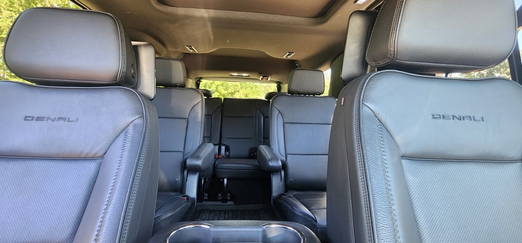 Used 2025 GMC Yukon Denali w/ Denali Reserve Package AWD/4WD image 37