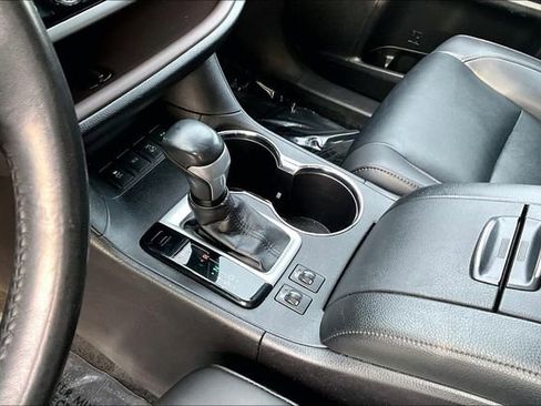 Used 2019 Toyota Highlander XLE image 13