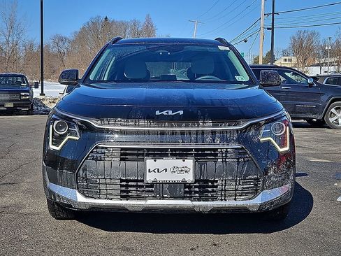 Certified 2023 Kia Niro EX image 2
