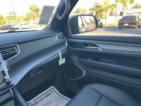 New 2026 Jeep Grand Wagoneer Limited AWD/4WD image 22