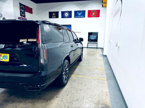 Used 2024 Cadillac Escalade ESV Sport Platinum image 23