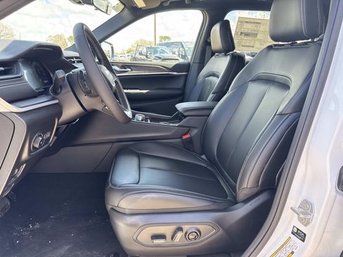 New 2026 Jeep Grand Cherokee L Limited w/ Limited Altitude Package RWD image 9