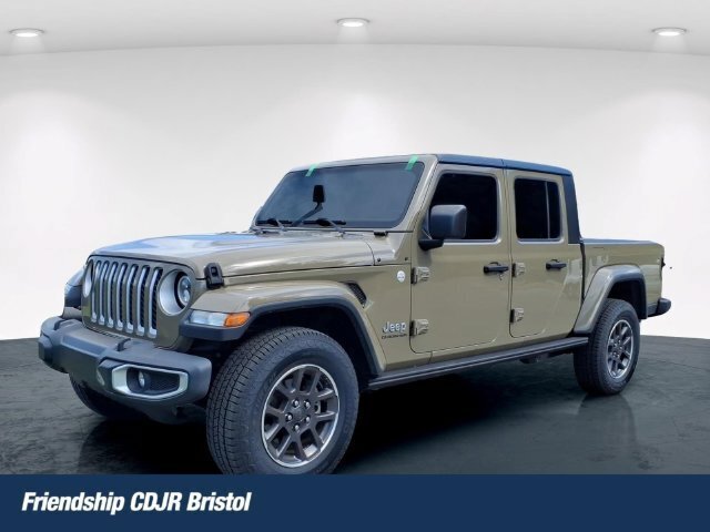 Used 2020 Jeep Gladiator Overland w/ Cold Weather Group AWD/4WD image 1