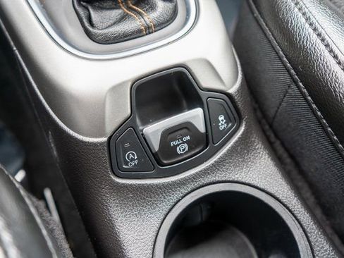 Used 2020 Jeep Compass Latitude w/ Cold Weather Group image 30