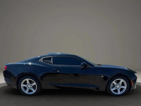 Used 2022 Chevrolet Camaro LT RWD image 4