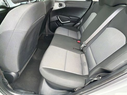Used 2023 Kia Soul LX w/ LX Technology Package FWD image 20