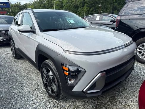Used 2025 Hyundai Kona SEL AWD/4WD image 2