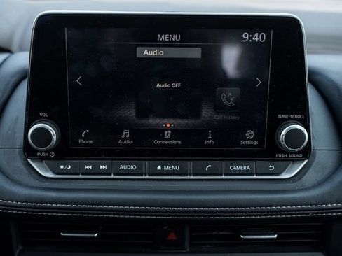 Used 2023 Nissan Rogue S FWD image 19