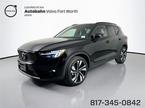 Certified 2023 Volvo XC40 B5 Plus w/ Climate Package image 1