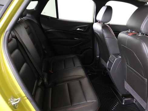 Used 2024 Chevrolet Trax RS image 32