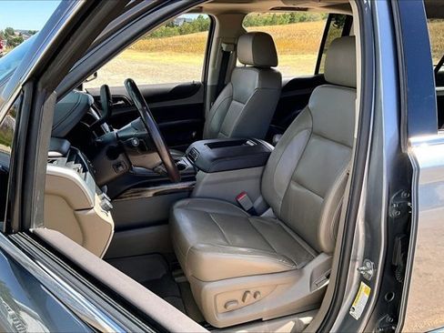 Used 2020 Chevrolet Suburban LT AWD/4WD image 21