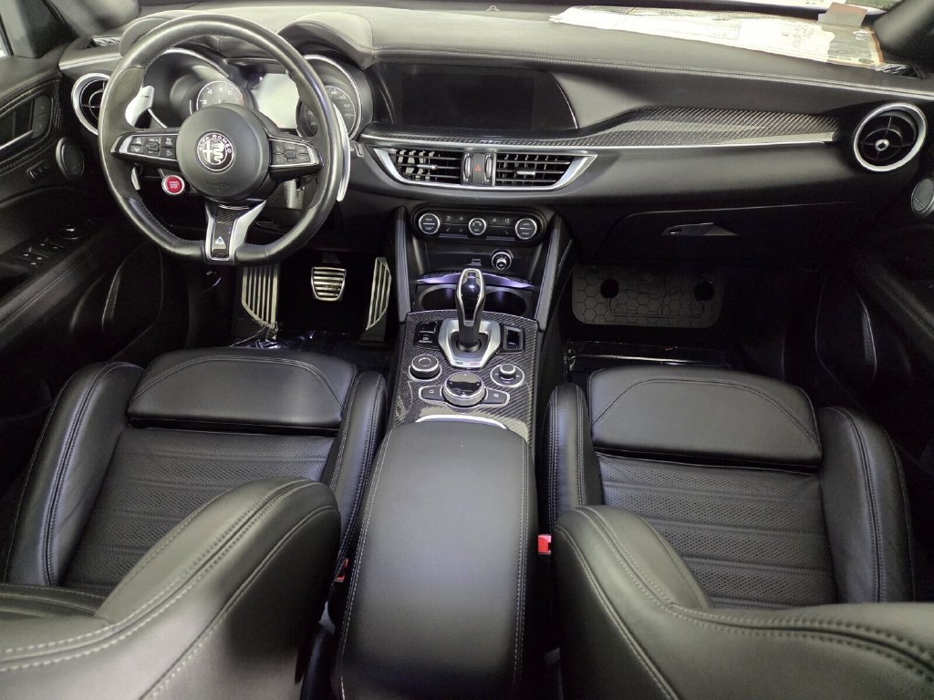 Used 2022 Alfa Romeo Stelvio Quadrifoglio w/ Active Assist Plus Package AWD/4WD image 31