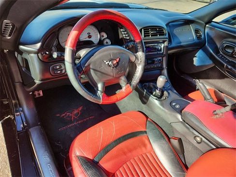 Used 2004 Chevrolet Corvette Coupe image 10