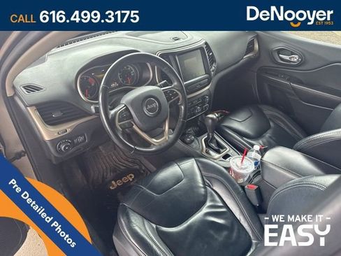 Used 2016 Jeep Cherokee Limited AWD/4WD image 9