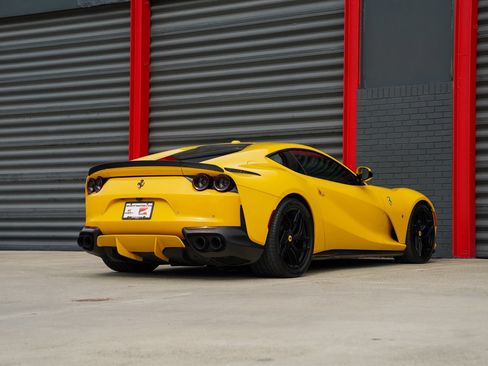 Used 2019 Ferrari 812 Superfast RWD image 21