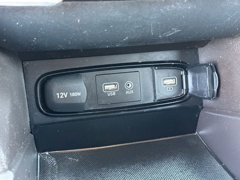Used 2020 Hyundai Santa Fe SE FWD image 28