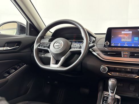 Used 2025 Nissan Altima 2.5 SR FWD image 26