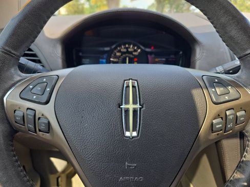 Used 2014 Lincoln MKX FWD w/ Equipment Group 102A image 22