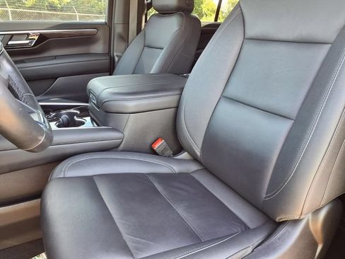 Used 2025 Chevrolet Tahoe LT w/ Comfort Package AWD/4WD image 3