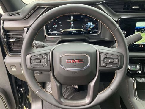 Used 2024 GMC Sierra 2500 AT4 w/ AT4 Preferred Package image 25