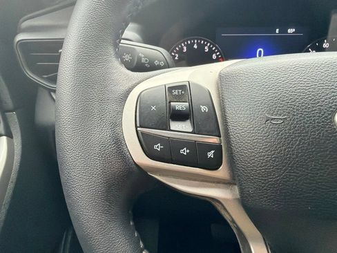 Used 2023 Ford Explorer XLT AWD/4WD image 33
