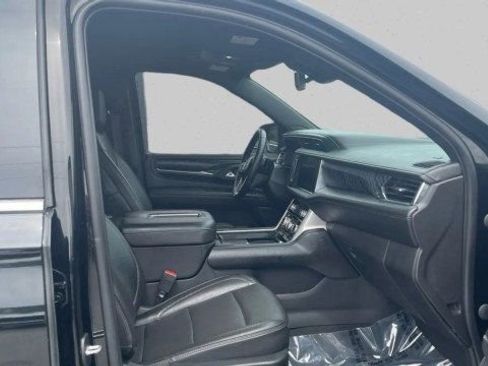 Used 2023 GMC Yukon Denali AWD/4WD image 18