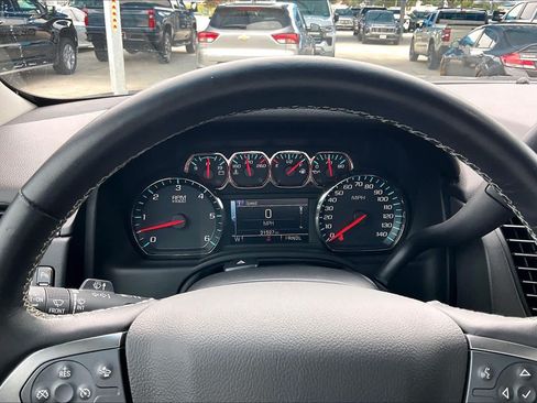 Used 2020 Chevrolet Tahoe LT w/ Luxury Package RWD image 25