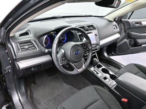 Used 2019 Subaru Outback 2.5i Premium image 15