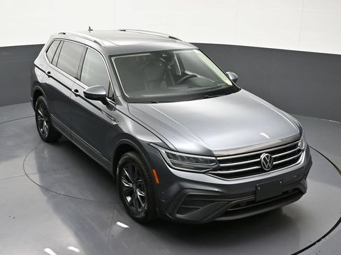 Used 2022 Volkswagen Tiguan SE AWD/4WD image 22
