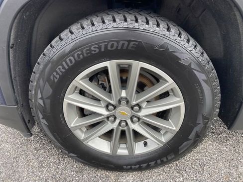 Used 2023 Chevrolet Traverse LT FWD image 43