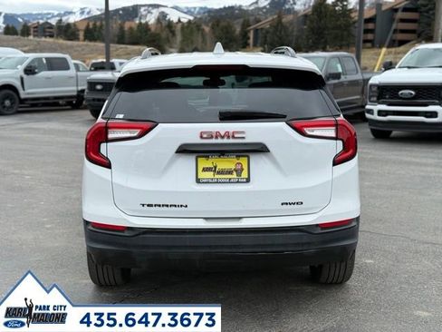 Used 2024 GMC Terrain SLE w/ Elevation Edition image 6