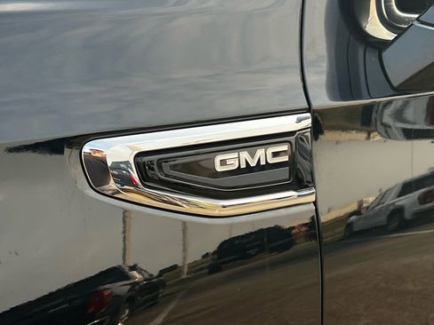 Used 2023 GMC Yukon SLT image 24