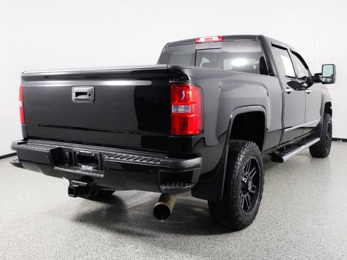 Used 2018 GMC Sierra 2500 Denali image 8