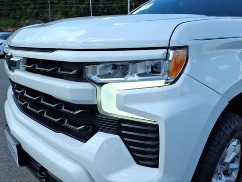 Used 2022 Chevrolet Silverado 1500 RST w/ Convenience Package II AWD/4WD image 4