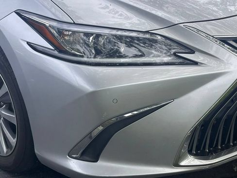 Used 2021 Lexus ES 350 w/ Premium Package FWD image 2