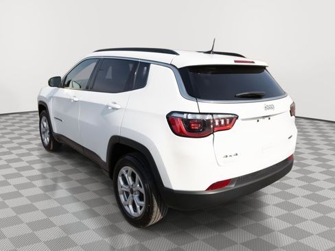 Used 2025 Jeep Compass Latitude image 7