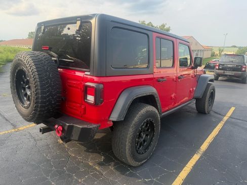 Used 2018 Jeep Wrangler Unlimited Sport S AWD/4WD image 3
