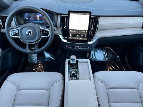 New 2026 Volvo XC90 T8 Plus w/ Protection Package Premier AWD/4WD image 3