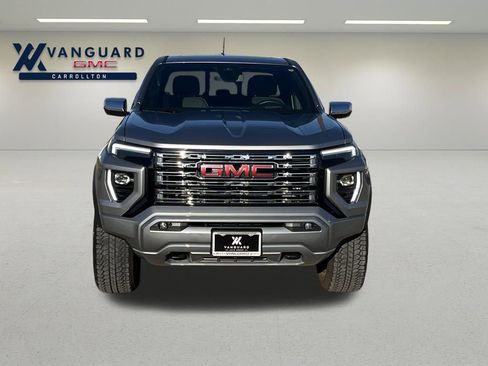 Used 2025 GMC Canyon Denali image 9