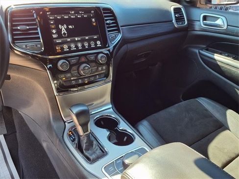 Used 2022 Jeep Grand Cherokee Laredo X image 5