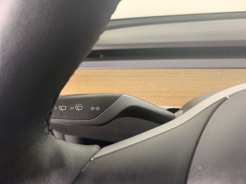 Used 2022 Tesla Model Y Performance image 16