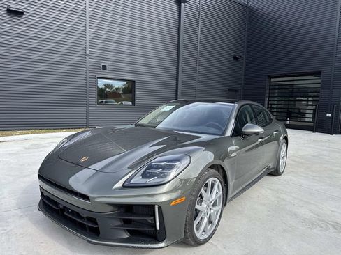 New 2026 Porsche Panamera image 1