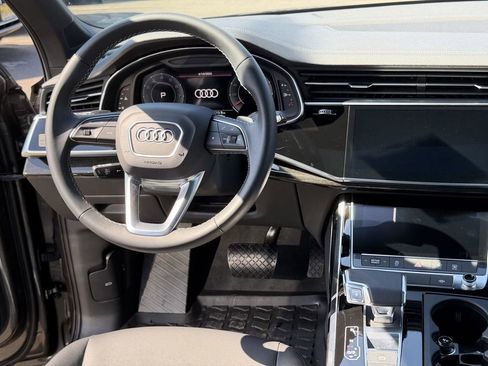 Used 2025 Audi Q7 2.0T Premium w/ Convenience Plus Package AWD/4WD image 21