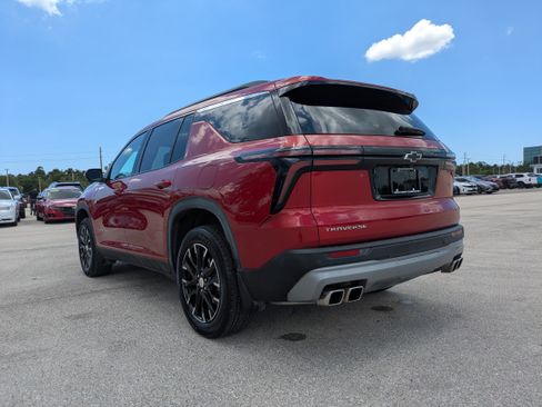 Used 2025 Chevrolet Traverse LT w/ Sun and Wheel Package FWD image 6