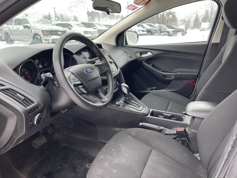 Used 2016 Ford Focus SE w/ Reverse Sensing Package image 12