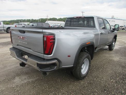New 2026 GMC Sierra 3500 Pro AWD/4WD image 4